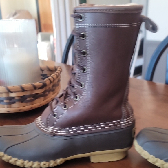 L.L. Bean Shearling Lined Insulated Boots - Picture 7 of 11